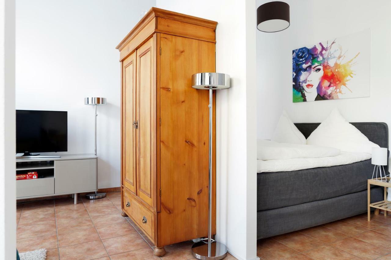 Swine By Rockchair Apartments L Superhost Status L Cozy Family & Business Flair In City Center "Mitte" Modern Studio Boxspringbed Welcomes You! Berlin Exteriör bild