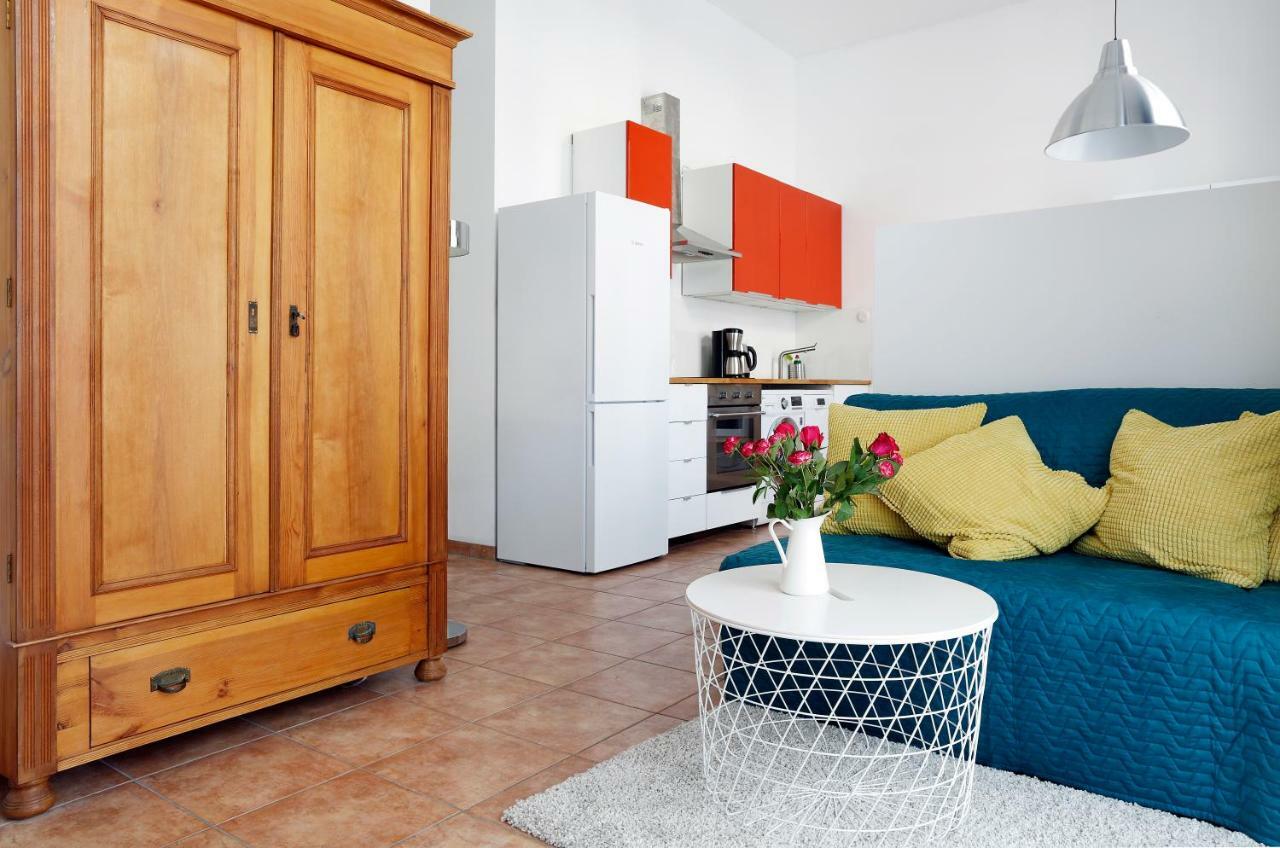 Swine By Rockchair Apartments L Superhost Status L Cozy Family & Business Flair In City Center "Mitte" Modern Studio Boxspringbed Welcomes You! Berlin Exteriör bild